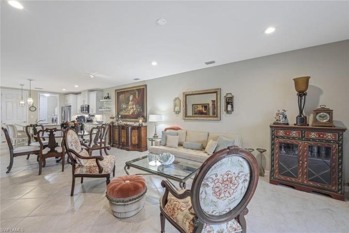 14822 Edgewater CIR, NAPLES FL 34114
