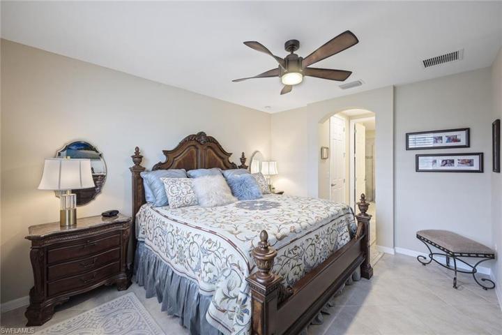 14822 Edgewater CIR, NAPLES FL 34114
