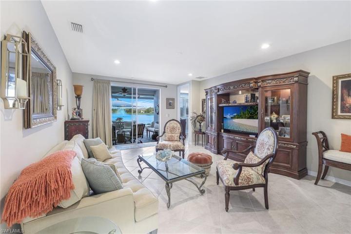 14822 Edgewater CIR, NAPLES FL 34114