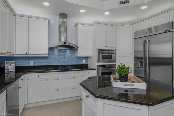 455 Cove Tower Dr # 1802, Naples, Florida 34110