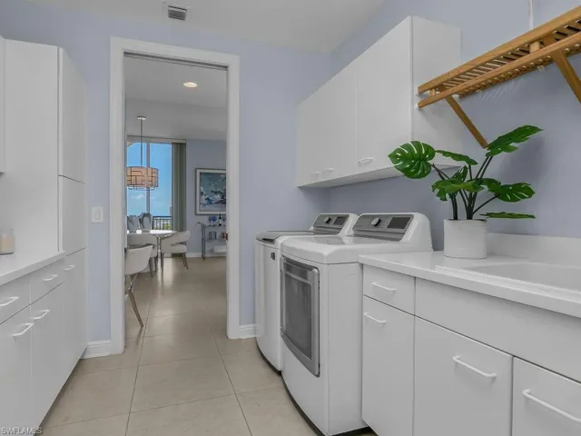 Spacious in unit with plenty of storage.