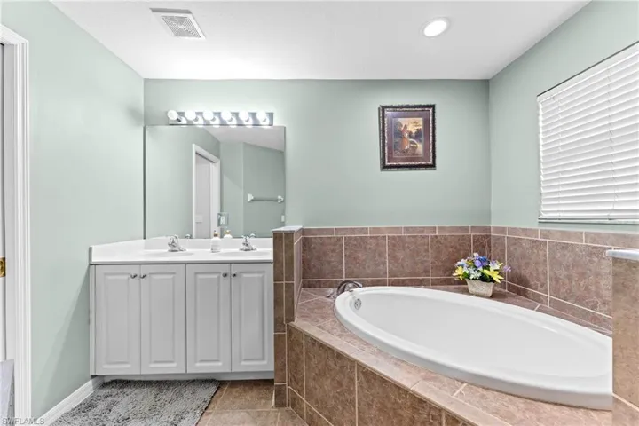 190 Pennfield St, Lehigh Acres, Florida 33974
