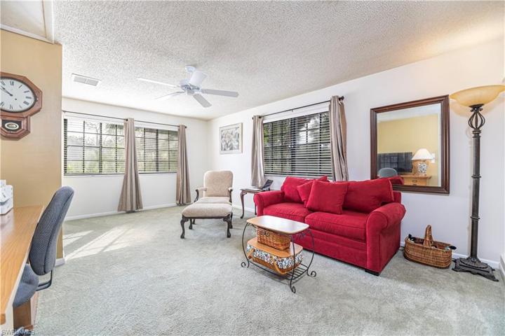 Large upstairs den/loft