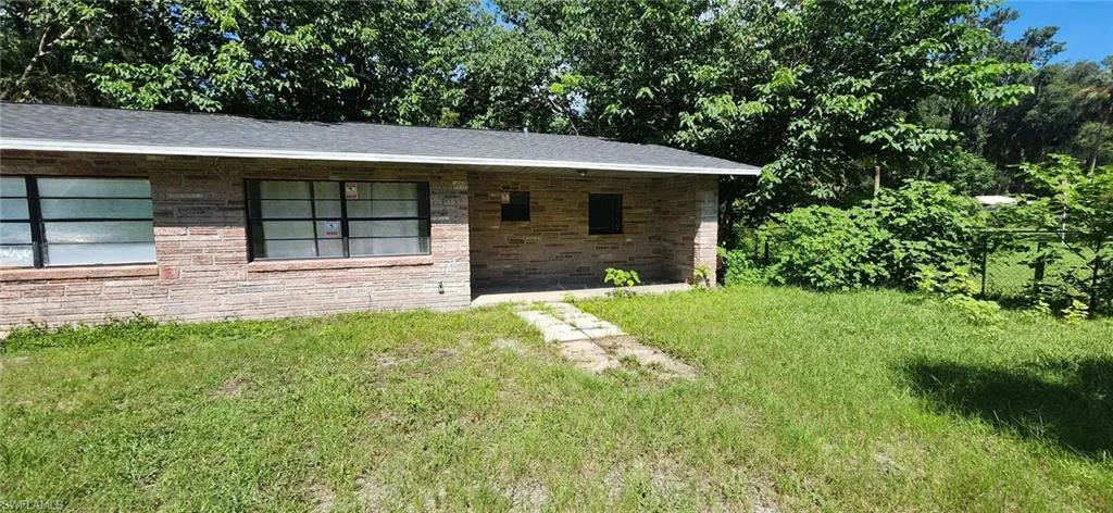 2558 N County 470, Lake Panasoffkee, Florida 33538