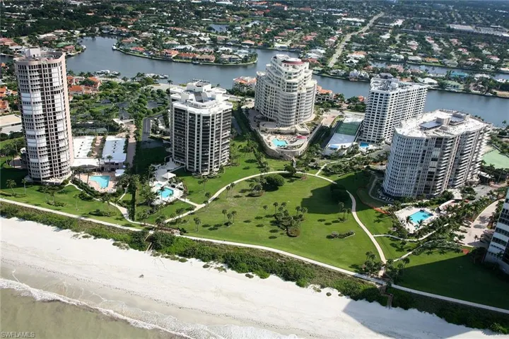 4401  Gulf Shore N BLVD, Naples, FL 34103