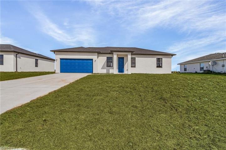 9027  Maywood  CIR, Labelle, FL 33935