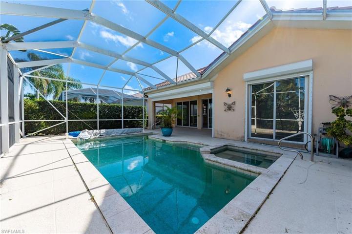 Relaxing Pool & Spa