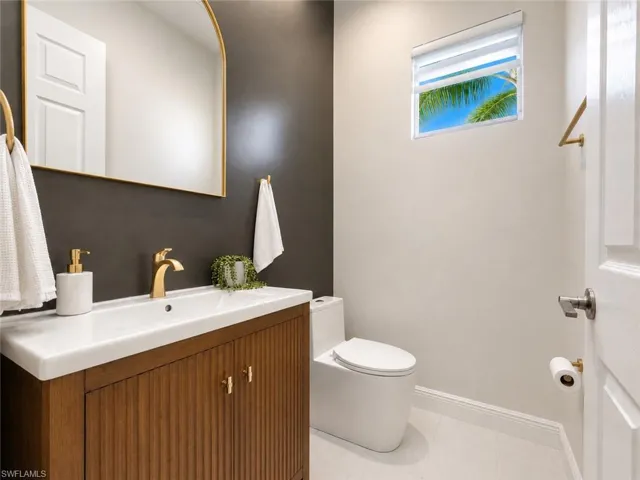 27549 Riverbank Dr, Bonita Springs, Florida 34134