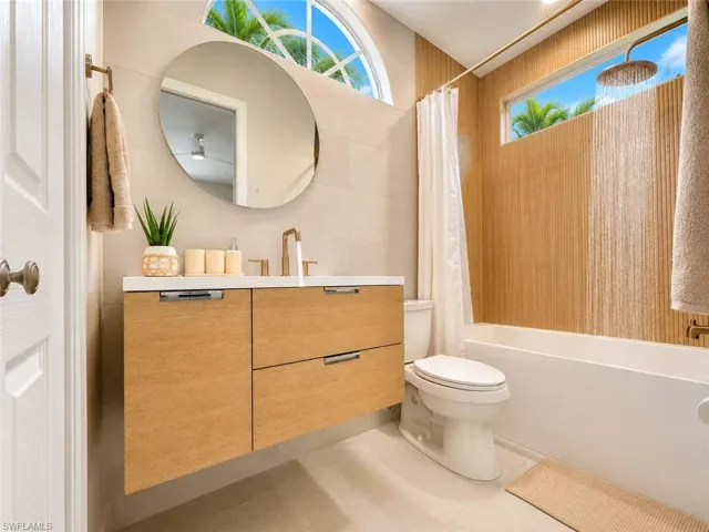 27549 Riverbank Dr, Bonita Springs, Florida 34134