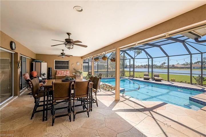 Large Covered outdoor area