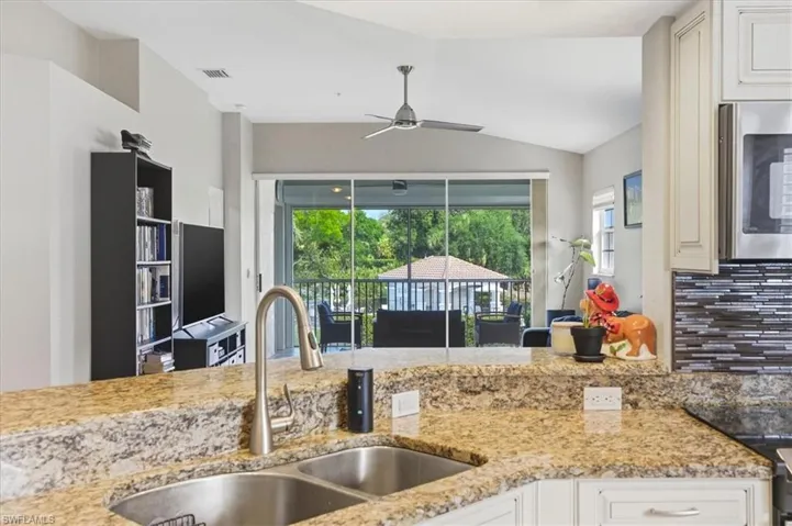 6829 Satinleaf Rd S 204, Naples, Florida 34109