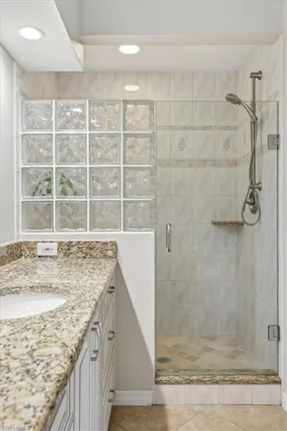 6829 Satinleaf Rd S 204, Naples, Florida 34109