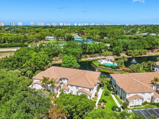 6829 Satinleaf Rd S 204, Naples, Florida 34109