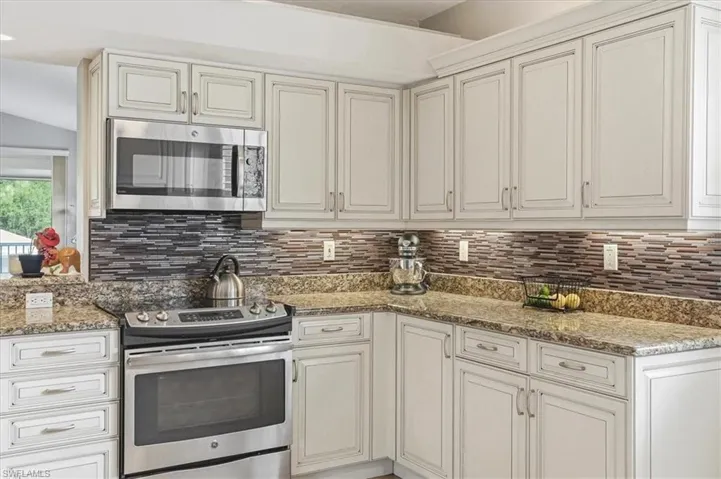 6829  Satinleaf S RD, Naples, FL 34109