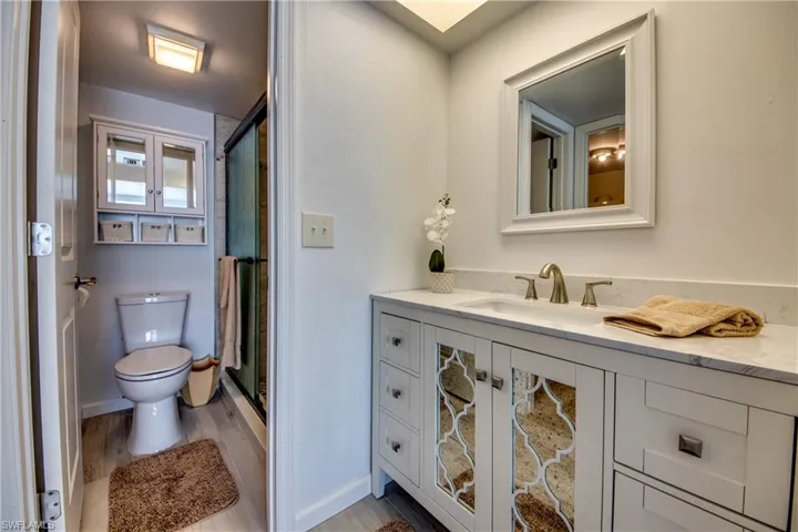 Master Vanity