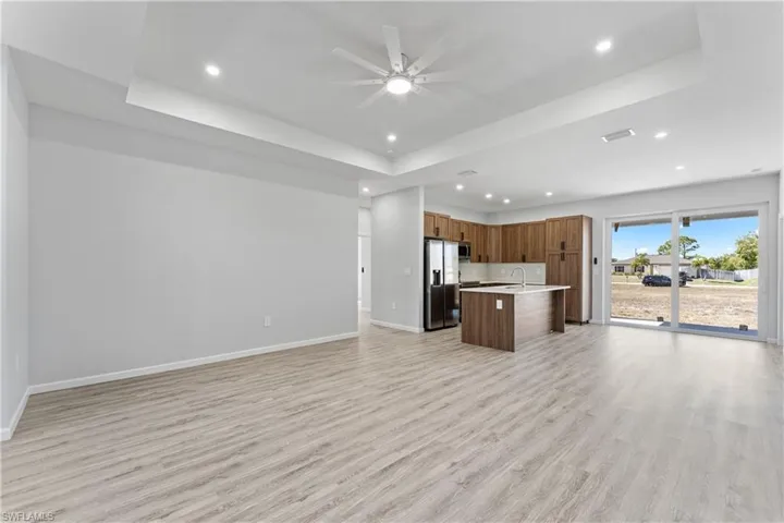 Spacious open area (living room, dining room and kitchen)