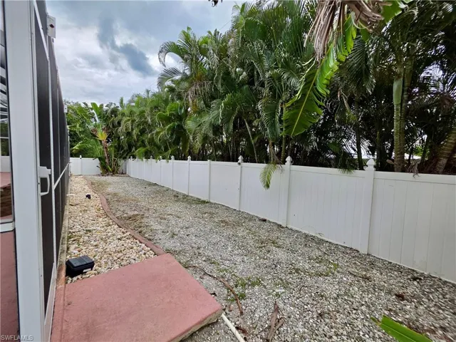 1803 Sw 2nd Ave, Cape Coral, Florida 33991