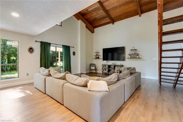 4613 Orange River Loop Rd, Fort Myers, Florida 33905