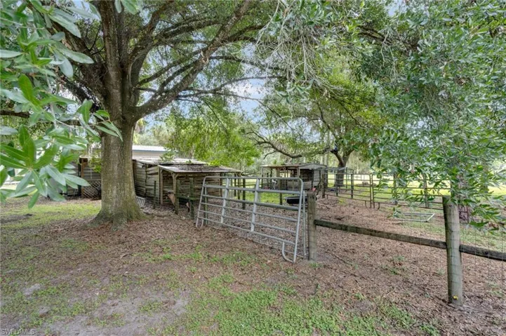 4613 Orange River Loop Rd, Fort Myers, Florida 33905