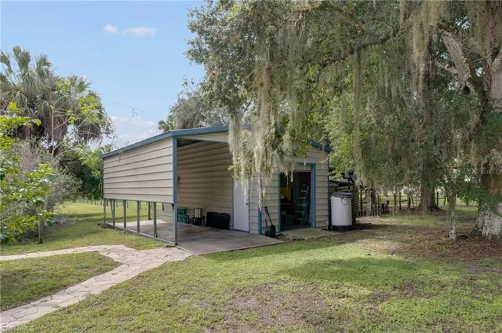 4613 Orange River Loop Rd, Fort Myers, Florida 33905