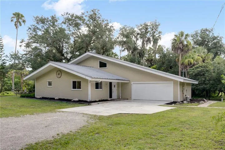 4613 Orange River Loop Rd, Fort Myers, Florida 33905