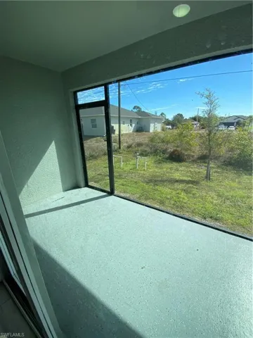 Screened in back Lani