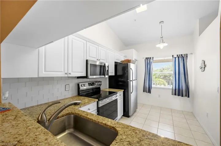6605 Huntington Lakes Cir 203, Naples, Florida 34119