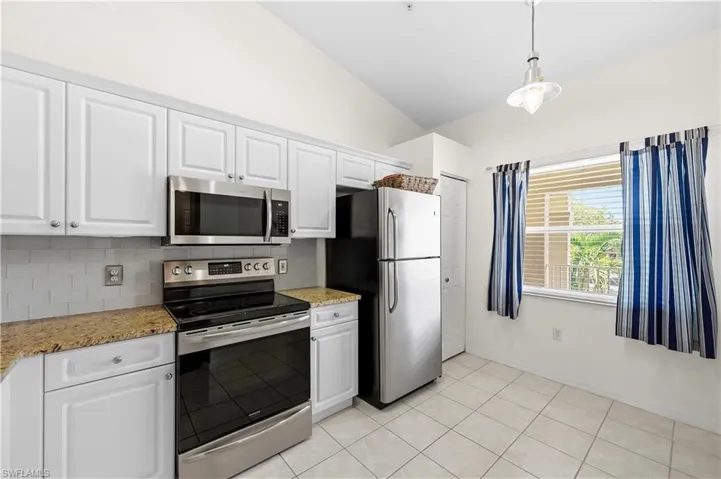 6605 Huntington Lakes Cir 203, Naples, Florida 34119