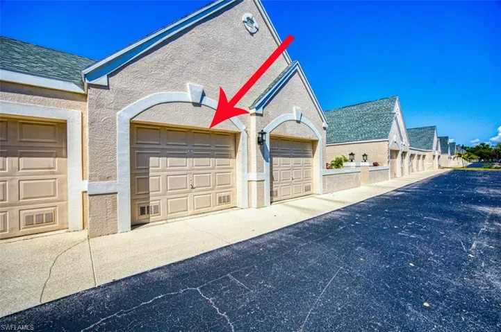 Detached-Garage