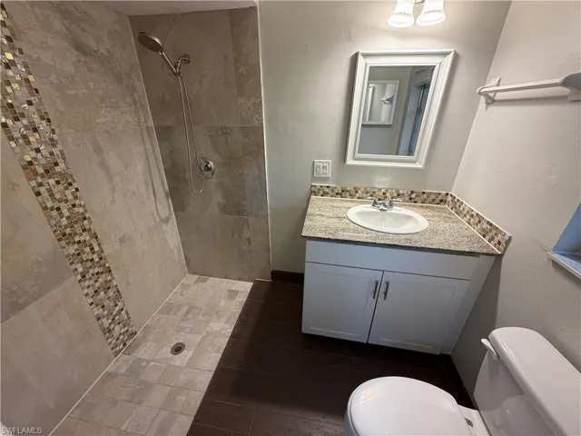 702 Se 47th St 2, Cape Coral, Florida 33904