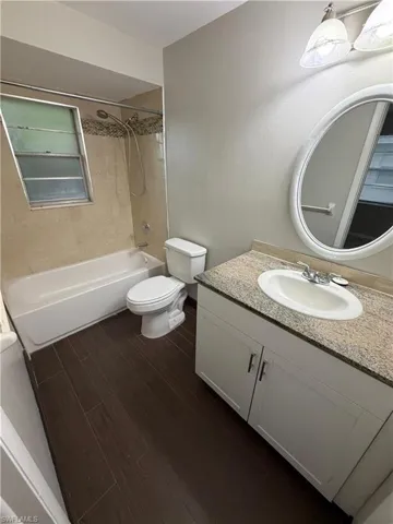 702 Se 47th St 2, Cape Coral, Florida 33904