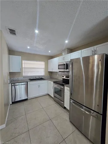 702 Se 47th St 2, Cape Coral, Florida 33904