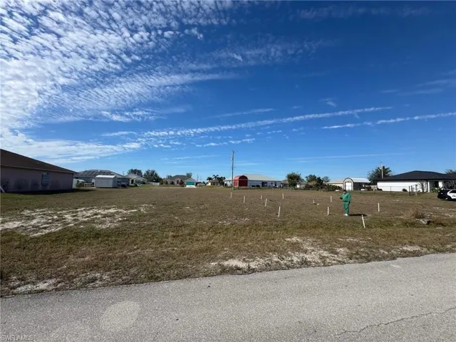 2530 Ne 2nd Pl, Cape Coral, Florida 33909