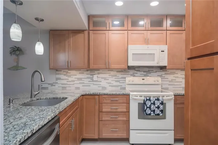 14831  Summerlin Woods  DR, Fort Myers, FL 33919