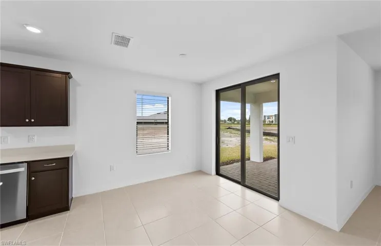 624 Oasis Lake Pl, Lehigh Acres, Florida 33936