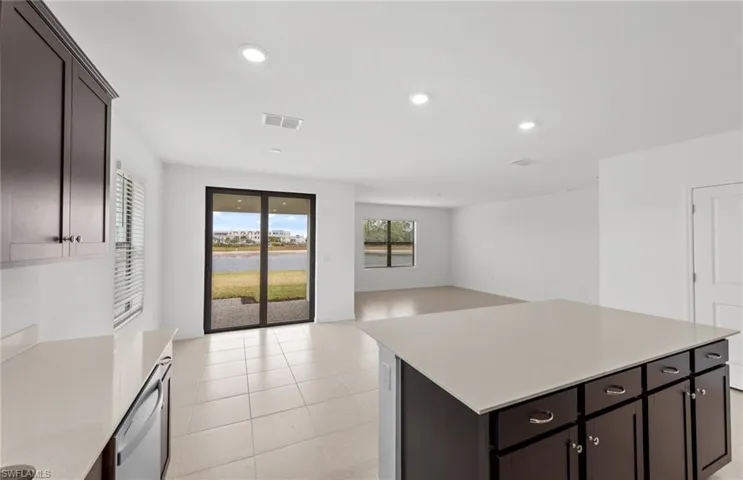 624 Oasis Lake Pl, Lehigh Acres, Florida 33936