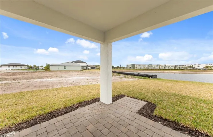 624 Oasis Lake Pl, Lehigh Acres, Florida 33936