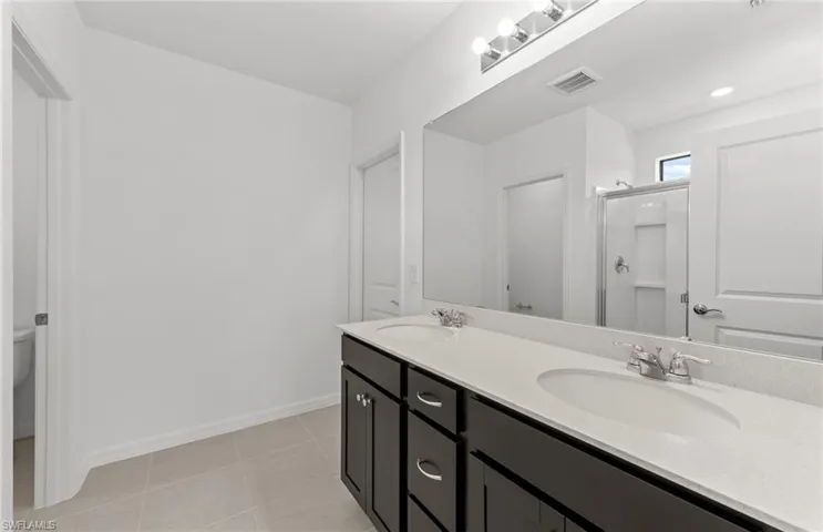 624 Oasis Lake Pl, Lehigh Acres, Florida 33936