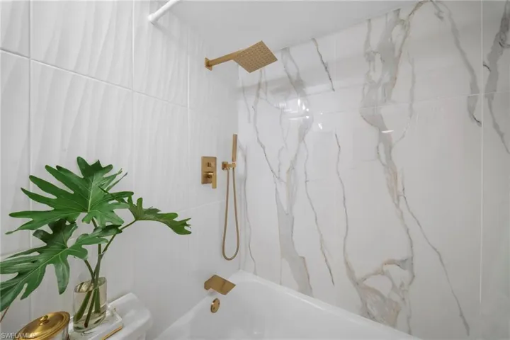 19101 Pine Run Ln, Fort Myers, Florida 33967