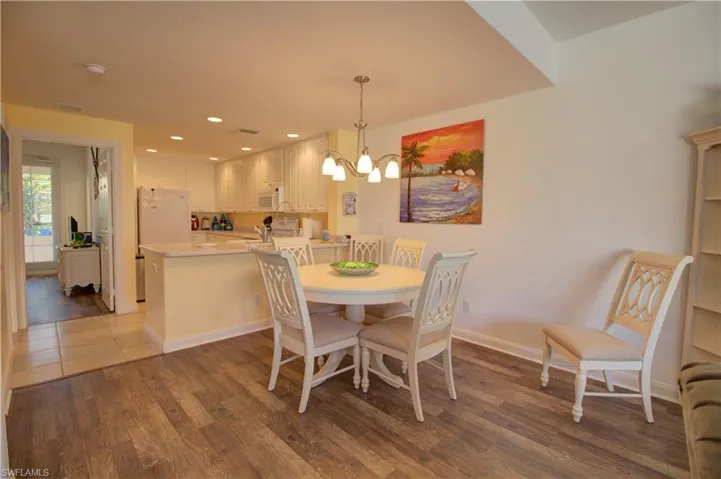 dining room seats 6