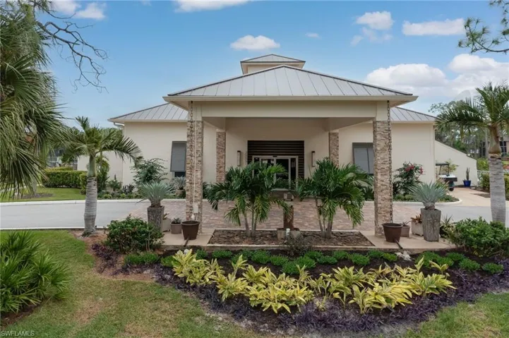 Clubhouse Portico