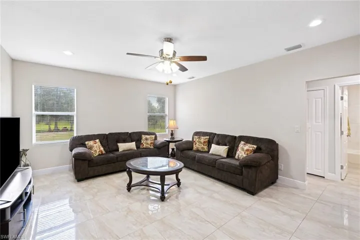 3620  34th SE AVE, Naples, FL 34117
