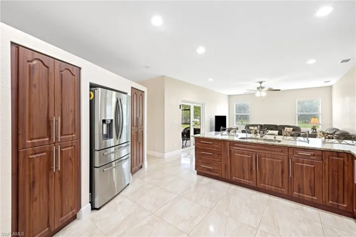 3620  34th SE AVE, Naples, FL 34117