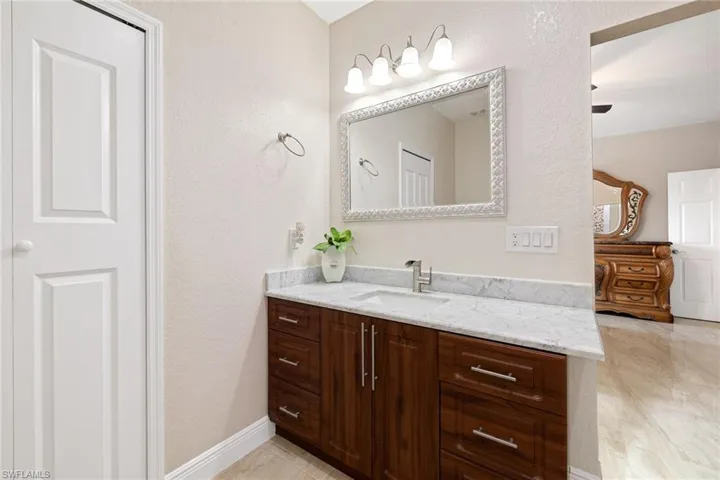 3620  34th SE AVE, Naples, FL 34117