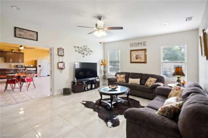3620  34th SE AVE, Naples, FL 34117