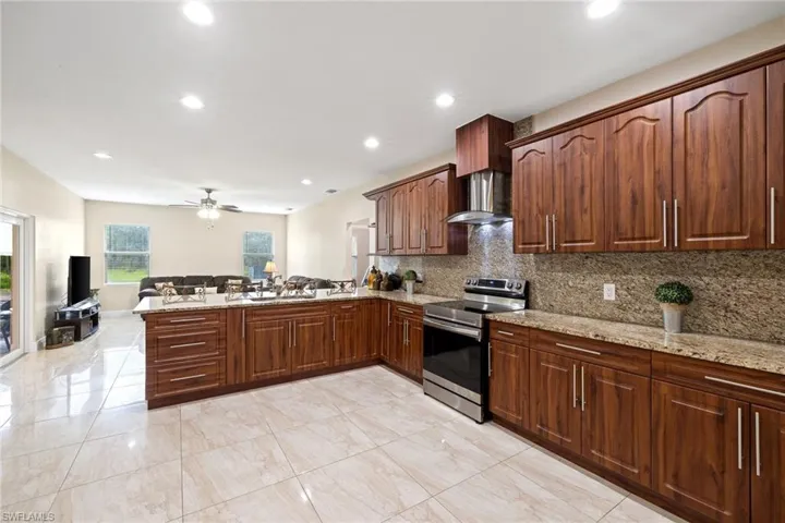 3620  34th SE AVE, Naples, FL 34117