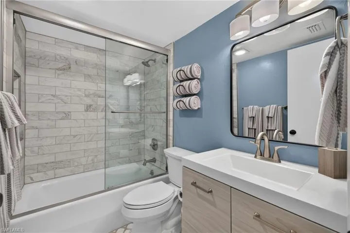 4387 Bowsprit Ct 1b, Fort Myers, Florida 33919