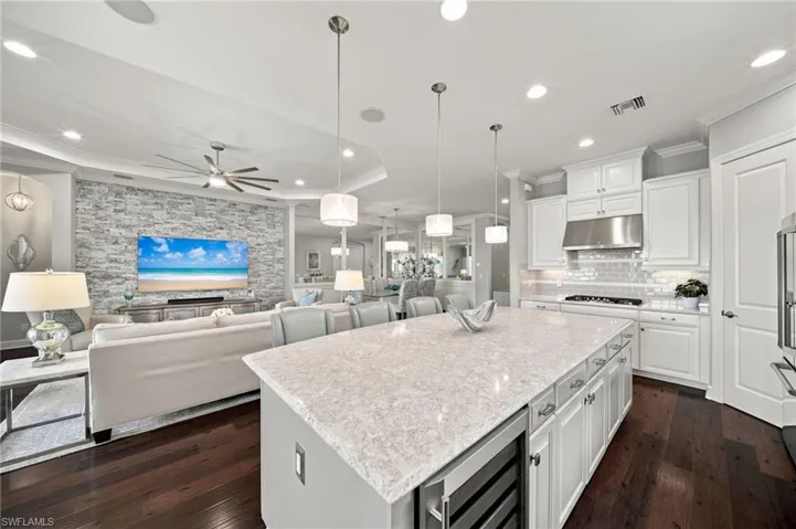 9392 Terresina Dr, Naples, Florida 34119