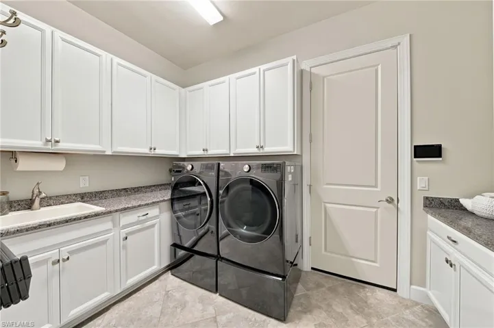 9392 Terresina Dr, Naples, Florida 34119