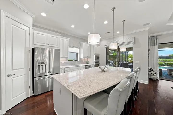 9392 Terresina Dr, Naples, Florida 34119